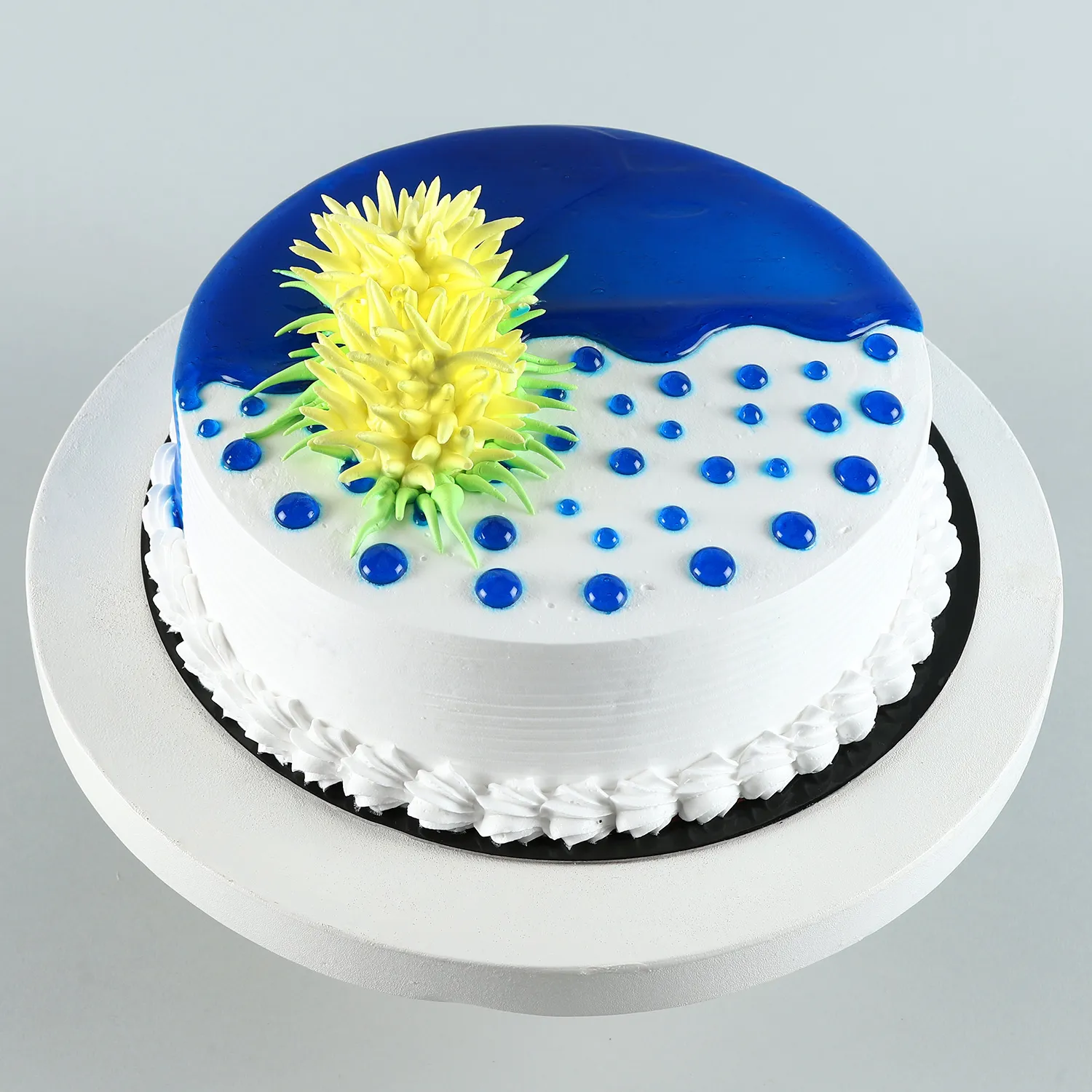 Creamy creation - Birthday cake🥳🎂. . . . . . . . . DM your... | Facebook