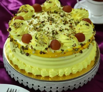 Vanilla Cake With Gulab Jamun