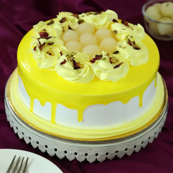 Vanilla Cream Cake With Rasgulla
